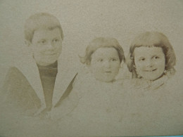 Photo Cdv Vve Hermann, Paris - Enfants, Xavier, Solange Et Béatrice Lacombe De La Tour Ca Vers 1896 L679 - Old (before 1900)