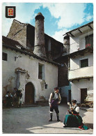 JACETANIA TIPICA.- PAREJAS DE CHESOS EN UN RINCON TIPICO / COUPLES OF ANSOTANOS IN TYPICAL DRESS.- HUESCA.- ( ESPAÑA). - Europa