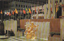 AK 215380 USA - New York City - Rockefeller Center - Prometheus Fountain - Piazze