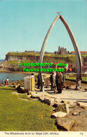 R528975 Whitby. The Whalebone Arch On West Cliff. With St. Mary Parish And The A - Wereld