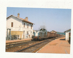 19 // USSEL Un Train De Marchandises Tracé Par La BB 66122 TRAVERSE LA GARE DE CORREZE / Cpsm Grand Format - Otros & Sin Clasificación