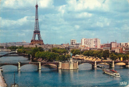 Navigation Sailing Vessels & Boats Themed Postcard Paris Eiffel Tower Seine - Zeilboten