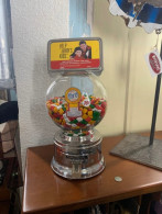 Gumball Ford Candy Dispenser / Gumball Distributeur Bonbon Ford - Sugars