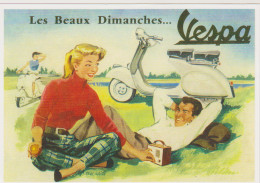 VESPA - BEAUX DIMANCHES - CARTE POSTALE 10X15 CM NEUF - Voitures De Tourisme