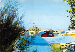 50 - Barfleur - Le Terrain De Camping Au Bord Du Port - Barfleur