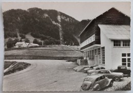 SAINT NIZIER DU MOUCHEROTTE (38 Isère) - Station De Départ Du Télécabine - Voitures Garées Devant La Gare - Otros & Sin Clasificación