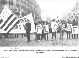 AHVP13-1137 - GREVE - Paris 1980 - Manifestation Contre L'implantation D'une Centrale Nucléaire  - Huelga