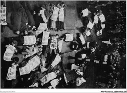 AHVP11-0985 - GREVE - Lie Down Strike 1938 - Grèves
