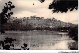 AHNP6-0738 - AFRIQUE - MADAGASCAR - TANANARIVE - Colline D'andoholo - Palais De Le Reine - Vue Du Lac Anosy  - Madagascar