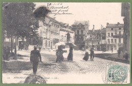 CPA  Dos Précurseur - CHARENTE - ANGOULEME - PLACE BOUILLAUD - Animation - Confolens