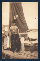 Volendam. Pêcheur Et Jeune Fille En Costumes Traditionnels. 1918 - Volendam