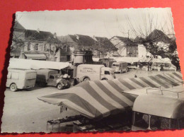 Photo 8 X 12  . Jour De Foire Marché / Camion Fourgon Citroén   / Marchand Ambulant . 38 Isére - Auto's