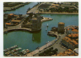 La Rochelle - L'entrée Du Port - La Rochelle