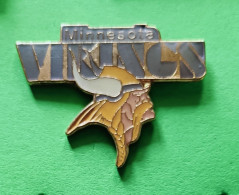 Pin's Minnesota Vikings Football Américain - Voetbal