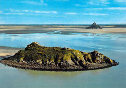 50 - Le Mont Saint Michel - Au Premier Plan, Le Rocher De Tombelaine - Le Mont Saint Michel