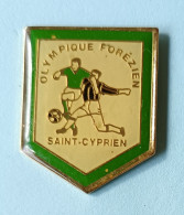 Pin's Football Olympique Forezien Saint-Cyprien - Calcio