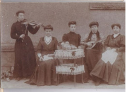 Carte Photo Haute Saône Fougerolles Brodeuses Et Musiciennes Violon Et Mandoline Dont Germaine Bardoz Réf 29899 - Orte