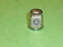 TB110A / Dé /Dés à Coudre / Autres Divers : Jubilé An 2000 ( Métal ) - Thimbles