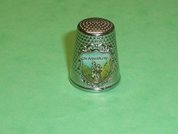 TB110A / Dé /Dés à Coudre / Autres Divers : St Anne D'auray ( Métal ) - Thimbles