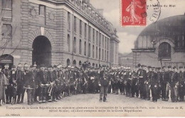 PARIS   LES INONDES DU MIDI                              Trompettes De La Garde Républicaines En Répetition Générale.... - District 04