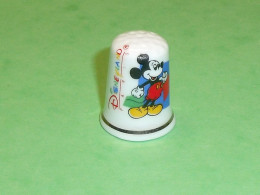 TB110A / Dé /Dés à Coudre / Autres Divers : Disney , Mickey - Fingerhüte