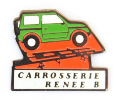 Pin's  CAROSSERIE RENEE B - Voiture Verte Sur Le Pont  - N214 - Other & Unclassified