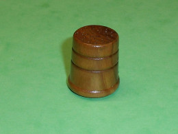 TB110B / Dé /Dés à Coudre / Autres Divers : ( En Bois ) - Thimbles