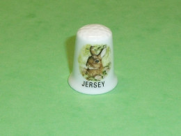 TB110C / Dé /Dés à Coudre / Animaux : Lièvre , Jersey - Thimbles