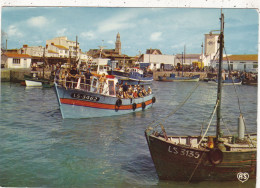 85.  LES SABLES D'OLONNE .CPSM.  LE PORT ET LE BATEAU DE PÊCHE- PROMENADE " L'AMI DES PÊCHEURS ". + TEXTE - Sables D'Olonne