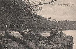 Quimper (29 - Finistère)  La Rivière - La Chaire De L'Evêque - Quimper