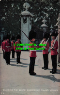 R530180 London. Changing The Guard. Buckingham Palace. Valentine. Valesque - Autres & Non Classés