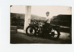 Snapshot Photo Moto  50s Motard Immatriculation Id 1948 40s à Situer Identifier Homme Mini Photo - Anonymous Persons