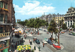 75 Paris Avenue Des Champs Elysées CPSM GF Royalty Restaurant Voiture Auto Citroen Traction Avant DS 2cv - Champs-Elysées