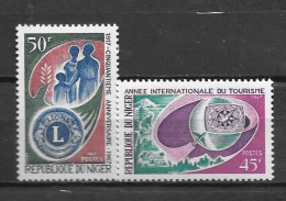 1967 - 197 + 198 *MH - Lions Club - Année Du Tourisme - 2 - Níger (1960-...)