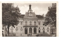 Châtellerault  L'hotel De Ville Vehicules Anciens - Chatellerault