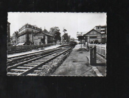 Nanterre La Gare , Train En Gare - Nanterre