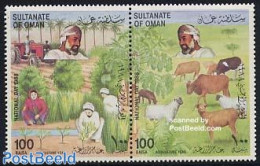 Oman 1988 National Day 2v [:], Mint NH, Nature - Various - Cattle - Poultry - Agriculture - Agriculture