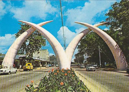 AK 215490 KENYA - Mombasa - Giant Tusks - Kenia