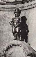 AK 215494 BELGIUM - Brussel - Manneken-Pis - Celebridades