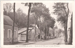 CPA DE DOURDAN  (ESSONNE)  ENTRÉE DE LA VILLE PAR LA ROUTE D'ÉTAMPES - Dourdan