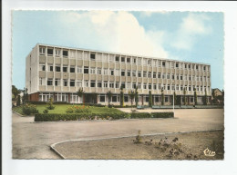 47 - NERAC -  Le Lycée   ( Jacques Pompey Architecte ) - Nerac