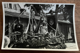 Très Belle Carte Photo Niederbronn-Les-Bains - Char Défilé Musique - Drapeau Conconrdia Niederbronn - Niederbronn Les Bains