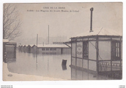 75 PARIS Crue De La Seine Les Magasins Des Grands Moulins De Corbeil Le Bureau Des Coches Les Pieds Dans L'eau VOIR DOS - Inondations De 1910