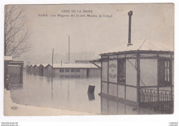 75 PARIS Crue De La Seine Les Magasins Des Grands Moulins De Corbeil Le Bureau Des Coches Les Pieds Dans L'eau VOIR DOS - De Overstroming Van 1910