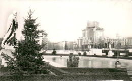 73785813 Madrid Spain Jardines De Palacio Y Edificio De La Plaza De Espana Madri - Sonstige & Ohne Zuordnung