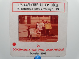 Photo Diapo Diapositive Slide Américains Au XXème Siècle N°9 CLEVELAND OKLAOMA Protestation Contre Le BUSING En 1979 - Diapositive