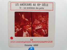 Photo Diapo Diapositive Slide Les Américains Au XXème Siècle N°10 Emblèmes Âne Et Eléphant Des Partis CARTER FORD 1976 - Diapositives (slides)