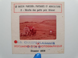 Photo Diapo Diapositive Slide Bassin Parisien Paysage & AGRICULTURE N°3 Vers SOISSONS Récolte PETITS POIS Aisne TRACTEUR - Dias