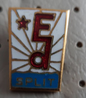 ED Split Vintage Enamel Croatia Ex Yugoslavia Pin - Marcas Registradas