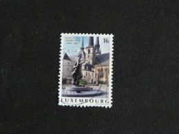 LUXEMBOURG LUXEMBURG YT 1338 OBLITERE - GRANDE DUCHESSE CHARLOTTE / STATUE SUR UNE PLACE - Usados